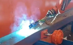 半掛車(chē)底座